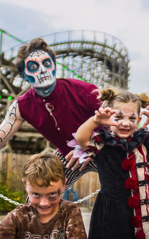 kids in costume at hersheypark halloween